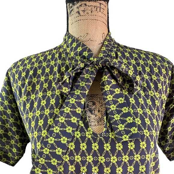 P.A.R.O.S.H. Women's Floral Green Silk V-Neck Short Sleeve Tie Blouse Sz M - Picture 2 of 10